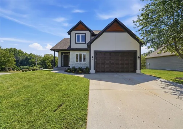 Photo 1 of Single family home for sale at 1816 Ne Volos Ct, Blue Springs, MO 64029 | MLS# 2639730 | Listing updated on 2026-10-04