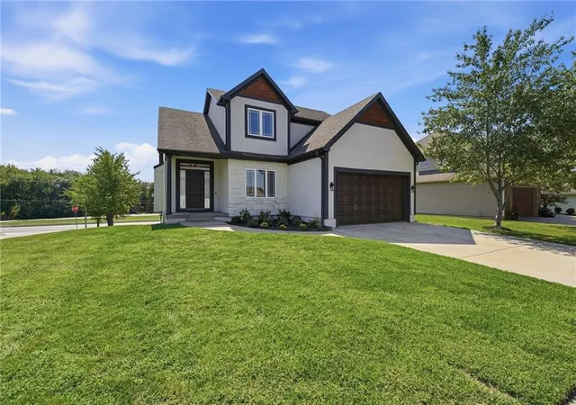 Photo 2 of Single family home for sale at 1816 Ne Volos Ct, Blue Springs, MO 64029 | MLS# 2639730 | Listing updated on 2026-10-04