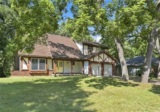Photo 1 of Single family home for sale at 3706 W Colony Sq, Saint Joseph, MO 64506 | MLS# 2639736 | Listing updated on 2026-10-02