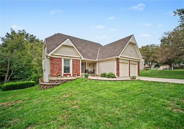Photo 3 of Single family home for sale at 8309 N Marston Ave, Kansas City, MO 64151 | MLS# 2639742 | Listing updated on 2026-10-05
