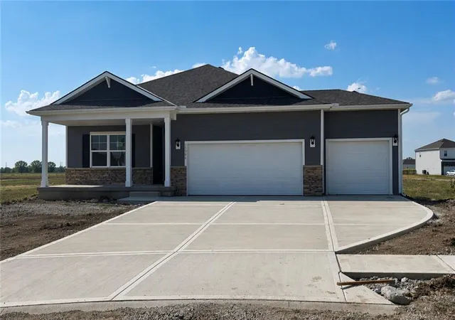 Photo 1 of Single family home for sale at 17806 Green Rd, Gardner, KS 66030 | MLS# 2639753 | Listing updated on 2026-10-04