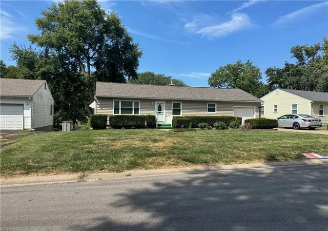 Photo 3 of Single family home for sale at 3736 N Lister Ave, Kansas City, MO 64117 | MLS# 2639765 | Listing updated on 2026-09-01