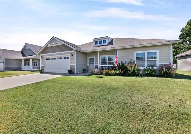 Photo 1 of Single family home for sale at 1722 S Willow St, Ottawa, KS 66067 | MLS# 2639766 | Listing updated on 2026-09-14