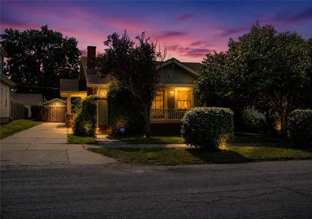 Photo 1 of Single family home for sale at 2814 Edmond St, Saint Joseph, MO 64501 | MLS# 2639776 | Listing updated on 2026-09-03