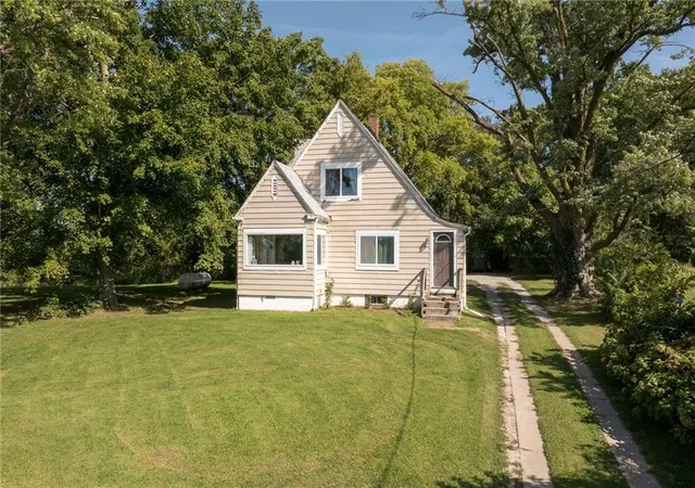 Photo 1 of Sale Pending at 1509 Se Bush Rd, Saint Joseph, MO 64504 | MLS# 2639779 | Listing updated on 2026-09-12