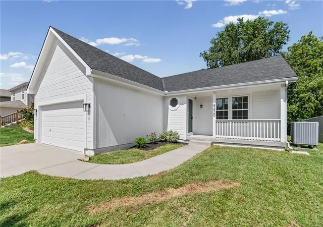 Photo 3 of Sale Pending at 8620 Ne 116th Street, Kansas City, MO 64157 | MLS# 2639780 | Listing updated on 2026-09-07
