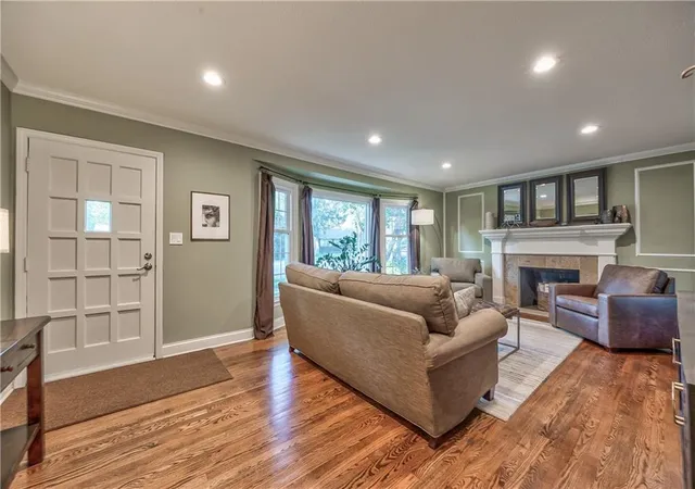 Photo 3 of Sale Pending at 5401 W 65 Place, Prairie Vlg, KS 66202 | MLS# 2639786 | Listing updated on 2026-09-13