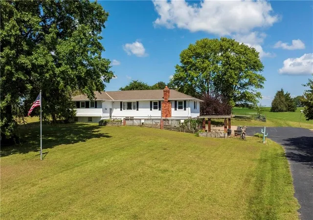 Photo 3 of Single family home for sale at 16670 Leavenworth Rd, Basehor, KS 66007 | MLS# 2639791 | Listing updated on 2026-10-08
