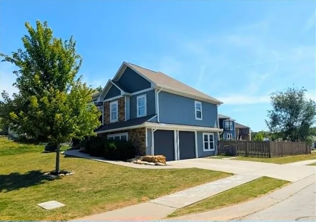 Photo 3 of Single family home for sale at 31565 W 85th Street, De Soto, KS 66018 | MLS# 2639804 | Listing updated on 2026-09-30