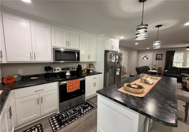 Photo 4 of Single family home for sale at 613 S Whitmer St, Richmond, MO 64085 | MLS# 2639807 | Listing updated on 2026-09-02