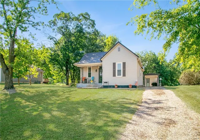 Photo 4 of Sale Pending at 624 W Jefferson St, Clinton, MO 64735 | MLS# 2639810 | Listing updated on 2026-09-17