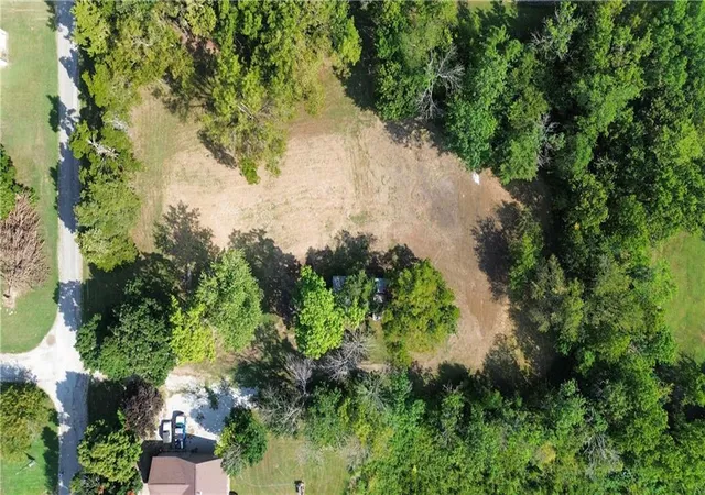 1st image of 604 E Walnut St, Blue Mound, KS 66010 | MLS# 2639813