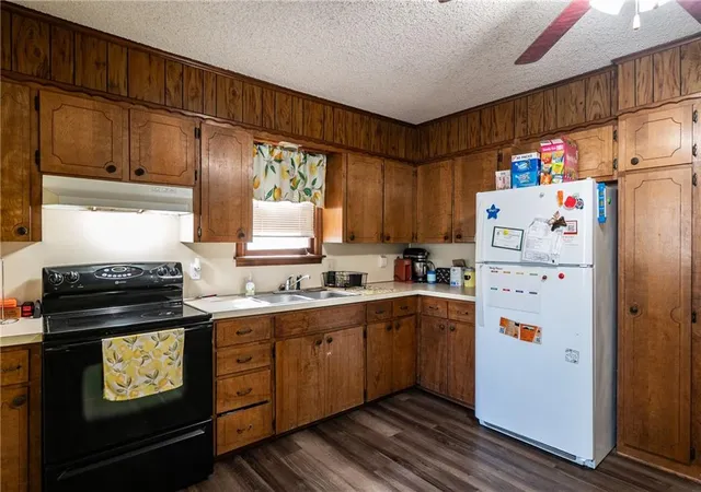 Photo 4 of Single family home for sale at 812 W Locust St, Independence, KS 67301 | MLS# 2639814 | Listing updated on 2026-09-01
