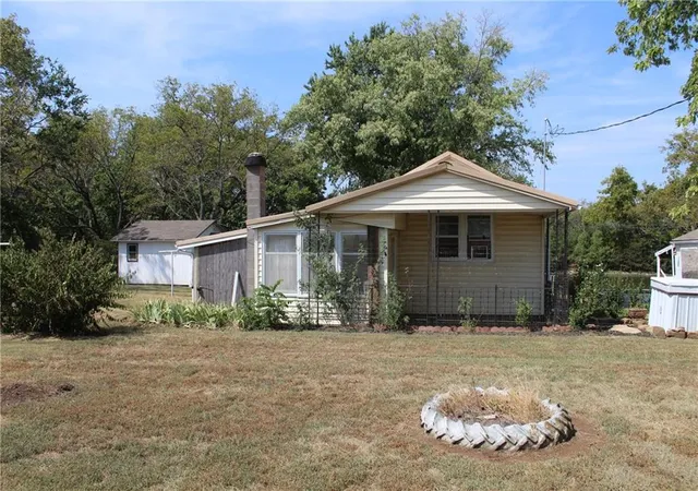 1st image of 1538 Us Hwy 59, Moran, KS 66755 | MLS# 2639820