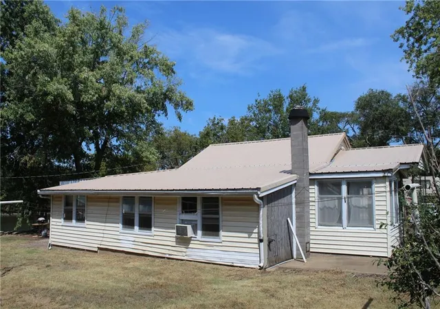 3rd image of 1538 US Hwy 59, Moran, KS 66755 | MLS# 2639820