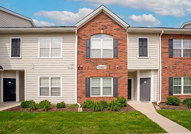 Photo 1 of Sale Pending at 11607 Tomahawk Crk Pkwy #E, Leawood, KS 66211 | MLS# 2639825 | Listing updated on 2026-09-17