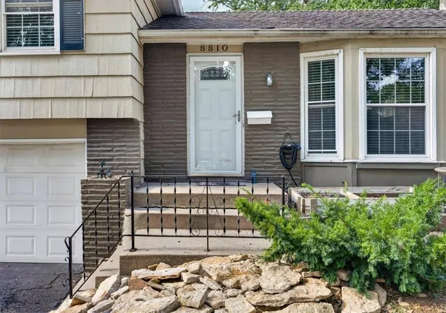 Photo 2 of Sale Pending at 8810 W 72nd Terrace, Overland Park, KS 66204 | MLS# 2639826 | Listing updated on 2026-10-08