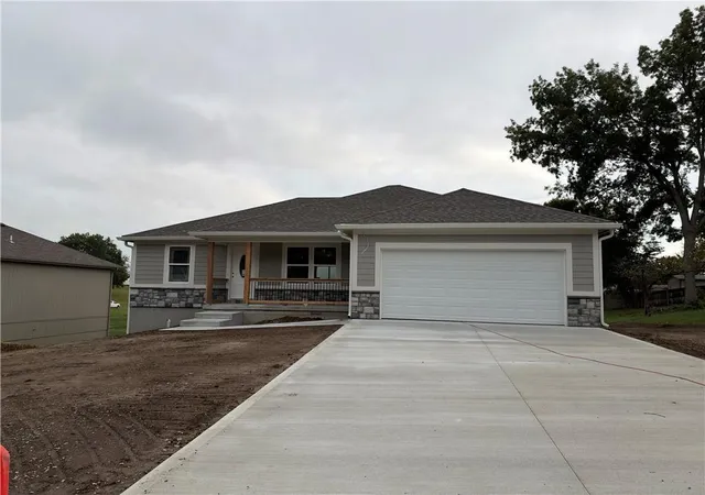 Single family home for sale at 2805 Franklin Ave, Lexington, MO 64067 | MLS# 2639831