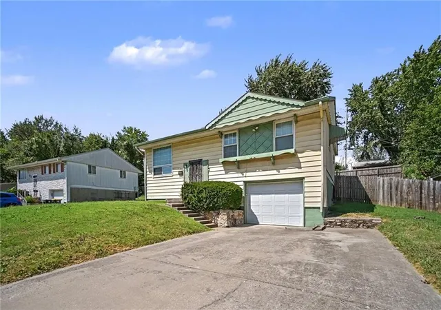 Photo 2 of Single family home for sale at 5228 Cypress Ave, Kansas City, MO 64130 | MLS# 2639846 | Listing updated on 2026-09-18