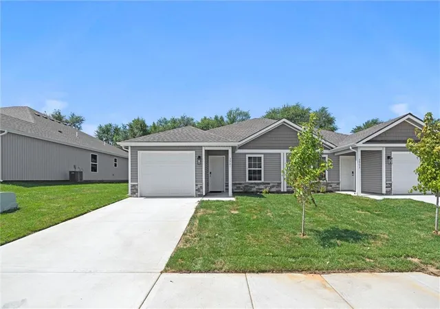 Photo 1 of Townhouse for sale at 9313 N Adrian Ave, Kansas City, MO 64154 | MLS# 2639851 | Listing updated on 2026-09-02