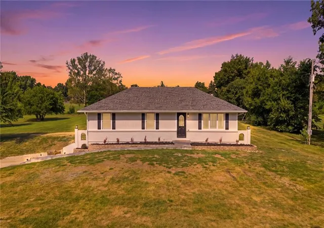 Photo 3 of Single family home for sale at 1010 Wesley Ave, Raymore, MO 64083 | MLS# 2639852 | Listing updated on 2026-10-06