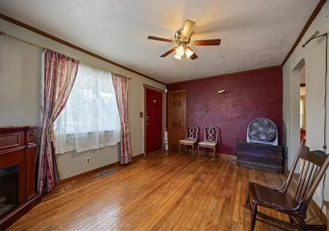 Photo 4 of Single family home for sale at 613 N Highland Dr, Independence, MO 64050 | MLS# 2639854 | Listing updated on 2026-10-13