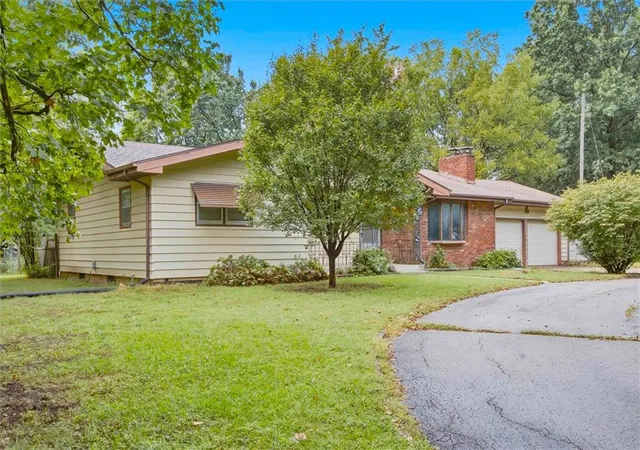Photo 1 of Single family home for sale at 1411 Wagon Wheel Rd, Lawrence, KS 66049 | MLS# 2639868 | Listing updated on 2026-09-16