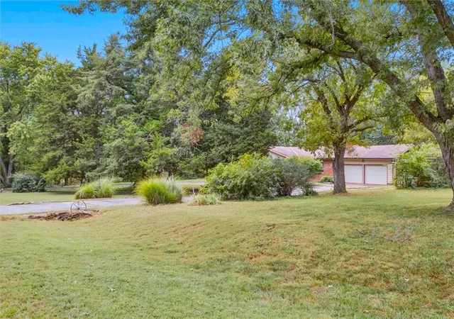 Photo 2 of Single family home for sale at 1411 Wagon Wheel Rd, Lawrence, KS 66049 | MLS# 2639868 | Listing updated on 2026-09-16
