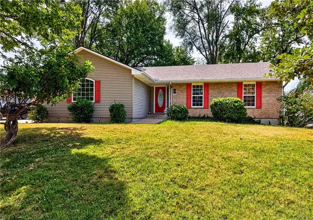 Photo 1 of Single family home for sale at 105 W South St, Spring Hill, KS 66083 | MLS# 2639869 | Listing updated on 2026-09-22