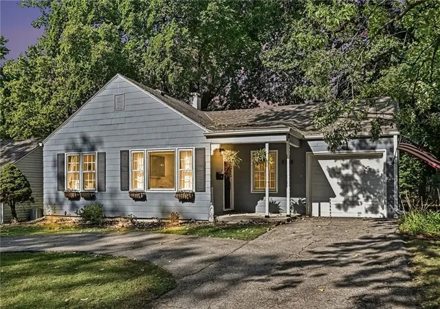 Photo 2 of Single family home for sale at 5344 Nall Ave, Roeland Park, KS 66202 | MLS# 2639872 | Listing updated on 2026-09-28