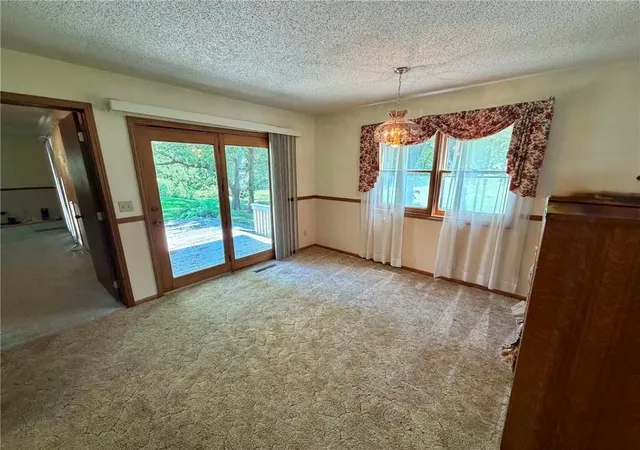 Photo 3 of Single family home for sale at 627 W Edwards St, Maryville, MO 64468 | MLS# 2639876 | Listing updated on 2026-09-02