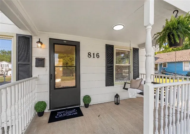 Photo 2 of Single family home for sale at 816 S College St, Nevada, MO 64772 | MLS# 2639877 | Listing updated on 2026-09-02