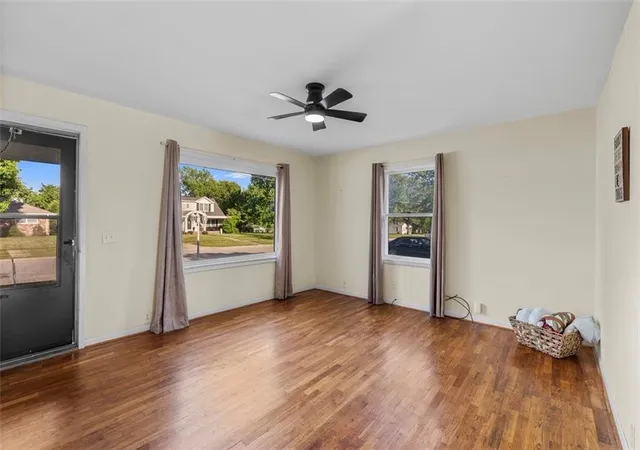 Photo 3 of Single family home for sale at 816 S College St, Nevada, MO 64772 | MLS# 2639877 | Listing updated on 2026-09-02