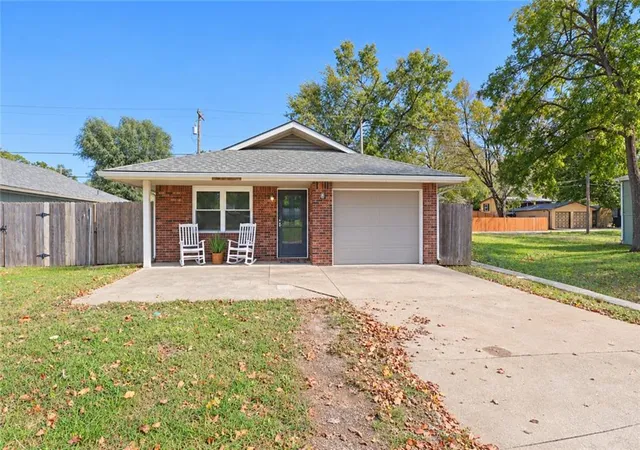 Single family home for sale at 1014 Locust St, Eudora, KS 66025 | MLS# 2639884
