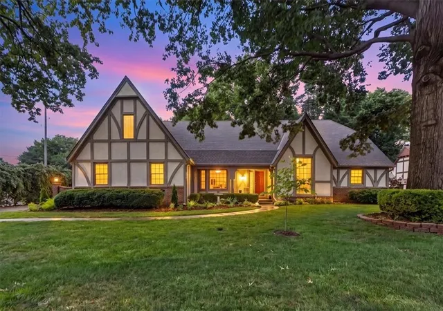Photo 1 of Single family home for sale at 3516 W 101st Terrace, Leawood, KS 66206 | MLS# 2639895 | Listing updated on 2026-09-30