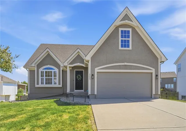 Photo 2 of Single family home for sale at 4405 Sw Flintrock Dr, Lees Summit, MO 64082 | MLS# 2639898 | Listing updated on 2026-10-09