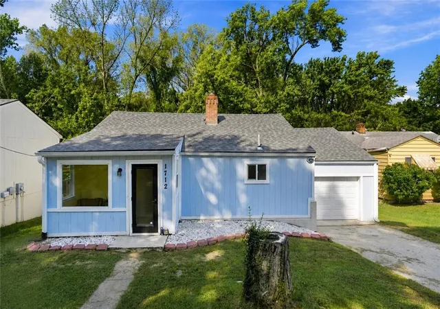 Photo 1 of Sale Pending at 1712 S Brookside Ave, Independence, MO 64052 | MLS# 2639914 | Listing updated on 2026-09-07