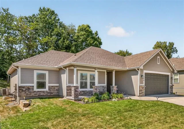 Photo 2 of Sale Pending at 204 S Marimack Ct, Kearney, MO 64060 | MLS# 2639915 | Listing updated on 2026-09-07