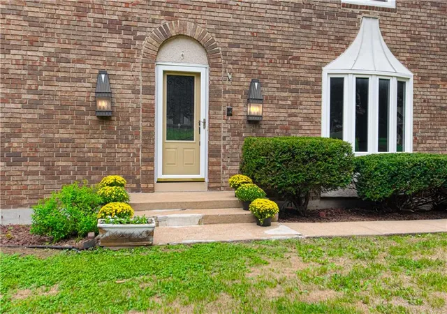 Photo 2 of Sale Pending at 11900 Glen Arbor Ter, Kansas City, MO 64145 | MLS# 2639931 | Listing updated on 2026-10-03