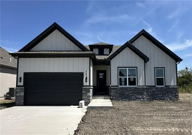 Single family home for sale at 409 Ash St, Wellsville, KS 66092 | MLS# 2639940