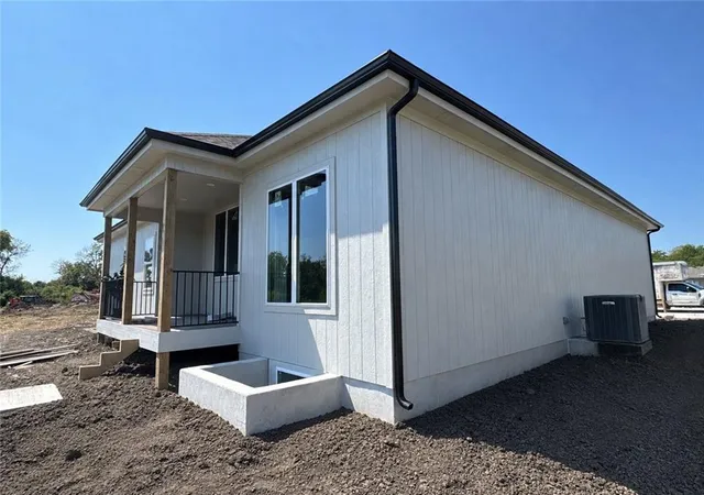 Photo 2 of Single family home for sale at 409 Ash St, Wellsville, KS 66092 | MLS# 2639940 | Listing updated on 2026-10-02