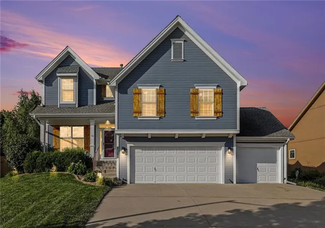 Photo 2 of Sale Pending at 1705 Nw 93rd Street, Kansas City, MO 64155 | MLS# 2639944 | Listing updated on 2026-10-04