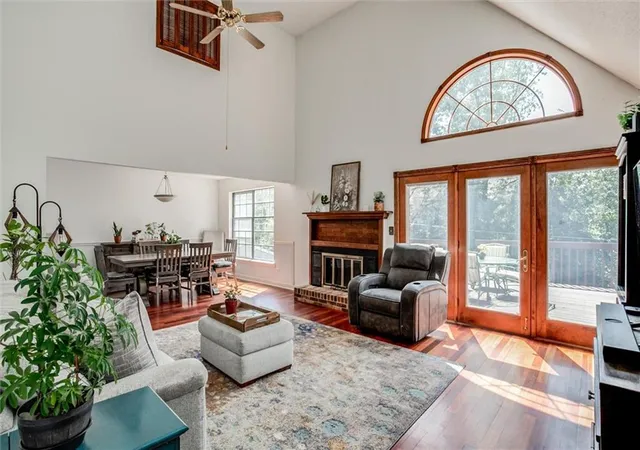 Photo 4 of Sale Pending at 206 Fawn Valley St, Lansing, KS 66043 | MLS# 2639948 | Listing updated on 2026-10-05