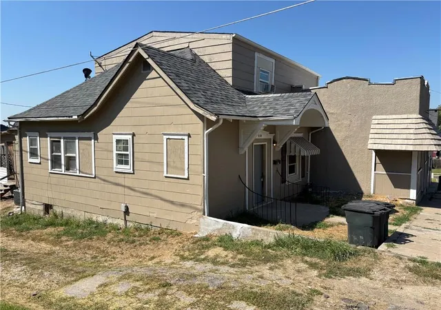 Photo 3 of Single family home for sale at 5106 Barbara St, Saint Joseph, MO 64504 | MLS# 2639950 | Listing updated on 2026-10-03