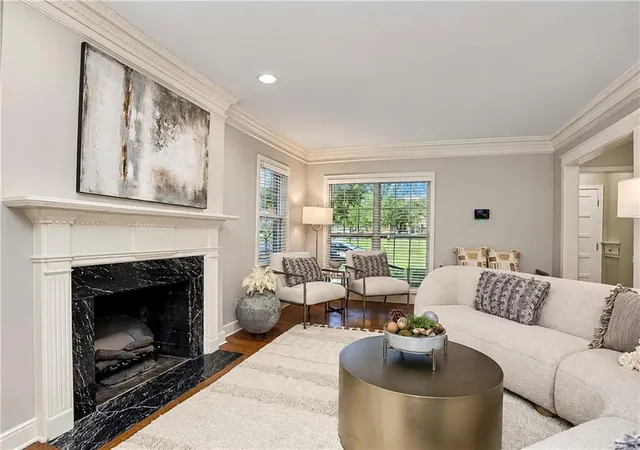 Photo 3 of Single family home for sale at 6821 Brookside Rd, Kansas City, MO 64113 | MLS# 2639954 | Listing updated on 2026-09-19