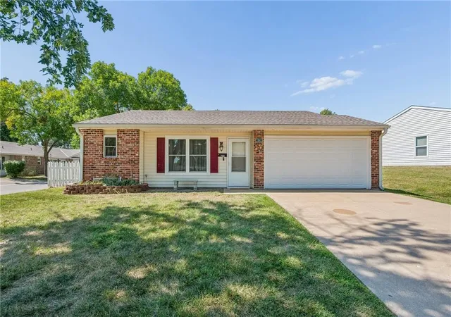 Single family home for sale at 7841 Freeman Ave, Kansas City, KS 66112 | MLS# 2639963