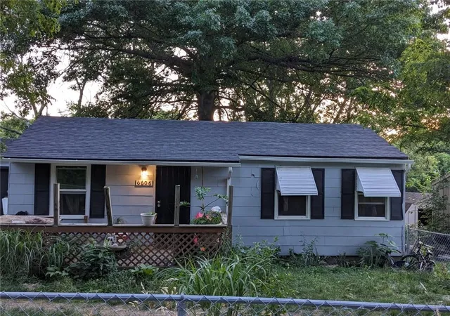 Single family home for sale at 6606 Manchester Ave, Kansas City, MO 64133 | MLS# 2639978