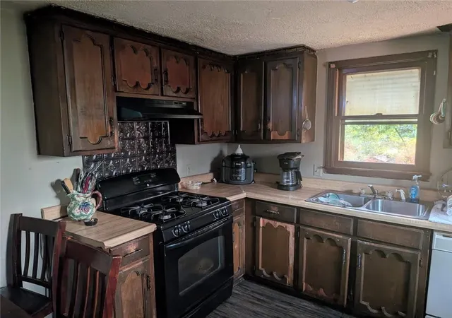 Photo 2 of Single family home for sale at 6606 Manchester Ave, Kansas City, MO 64133 | MLS# 2639978 | Listing updated on 2026-09-02