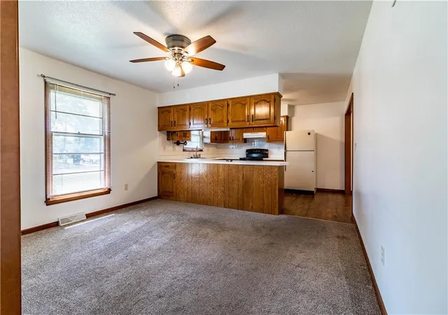 Photo 4 of House for sale at 201-203 E Russell Ave, Warrensburg, MO 64093 | MLS# 2639980 | Listing updated on 2026-09-20