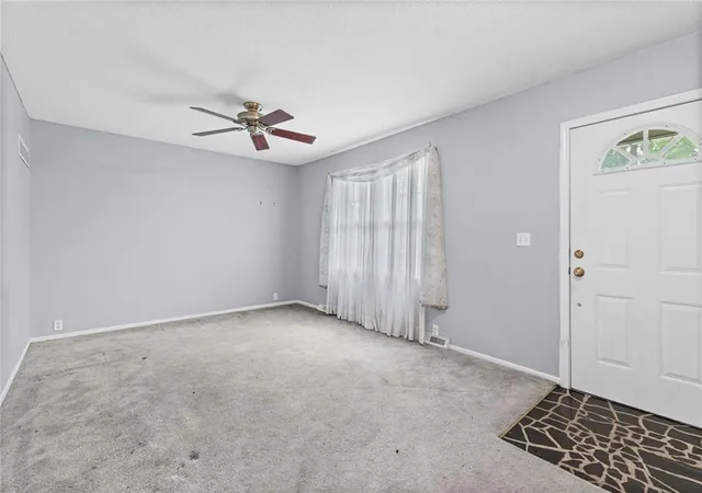 Photo 3 of Single family home for sale at 812 Ne 113th Street, Kansas City, MO 64155 | MLS# 2639984 | Listing updated on 2026-10-20